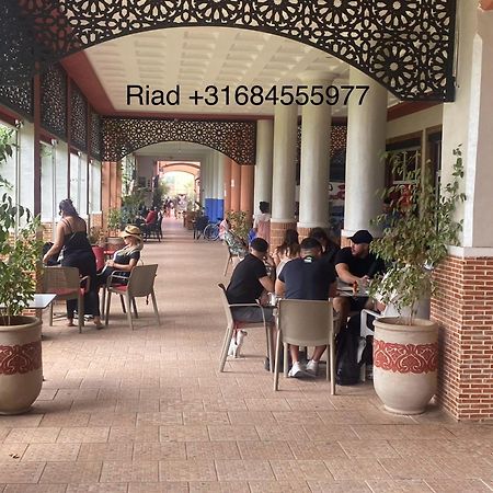 Riad Nezha Avec Jacuzzi Et 3 Piscines Au Coeur De มาร์ราเกช ภายนอก รูปภาพ