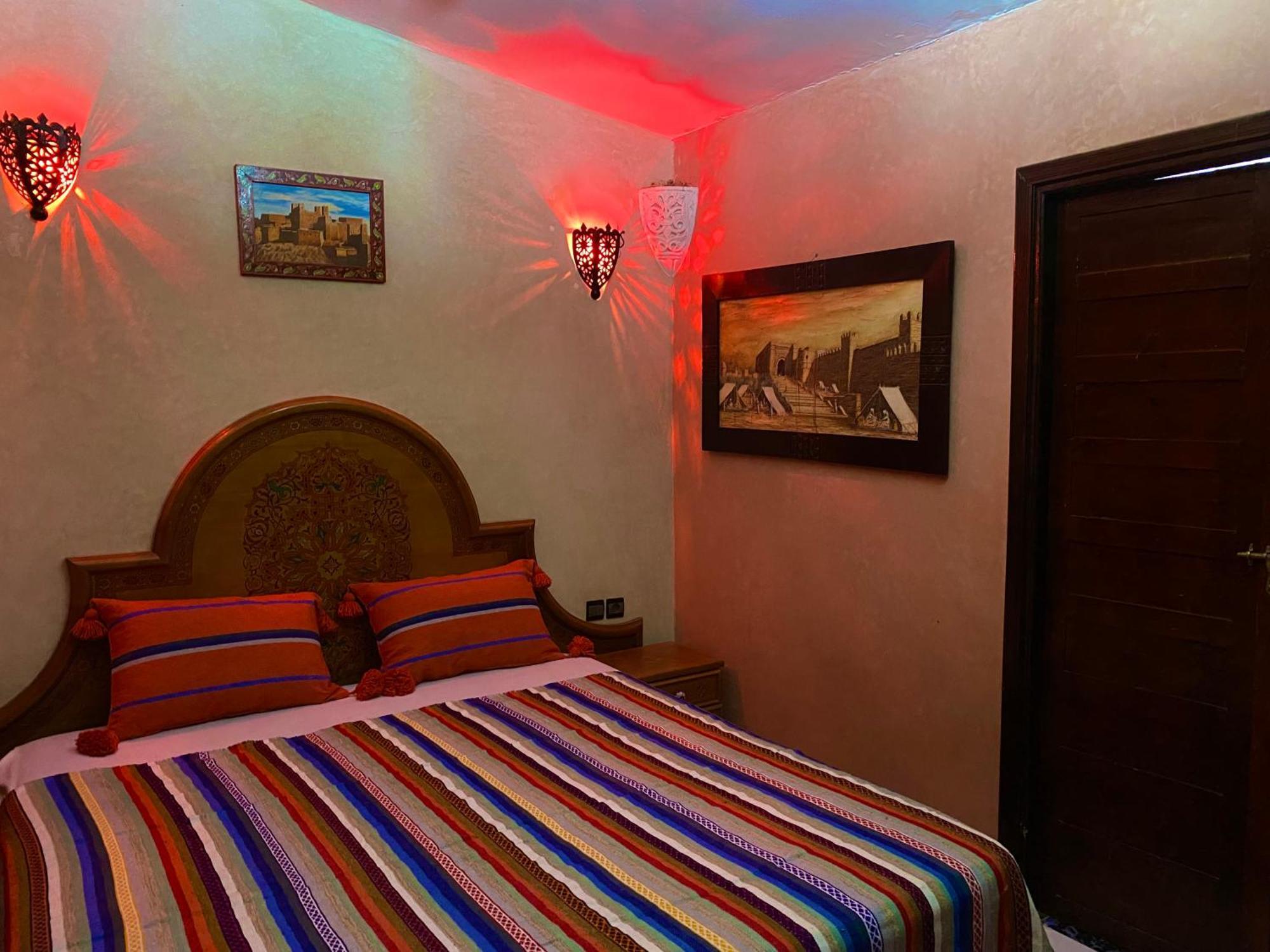 Riad Nezha Avec Jacuzzi Et 3 Piscines Au Coeur De มาร์ราเกช ภายนอก รูปภาพ