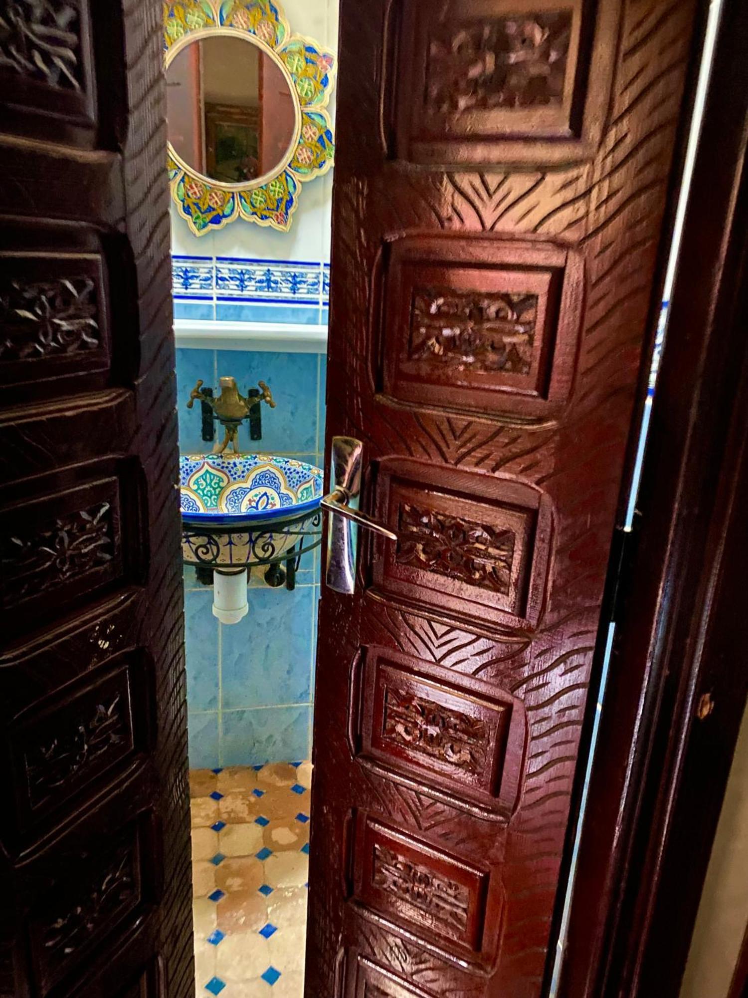 Riad Nezha Avec Jacuzzi Et 3 Piscines Au Coeur De มาร์ราเกช ภายนอก รูปภาพ
