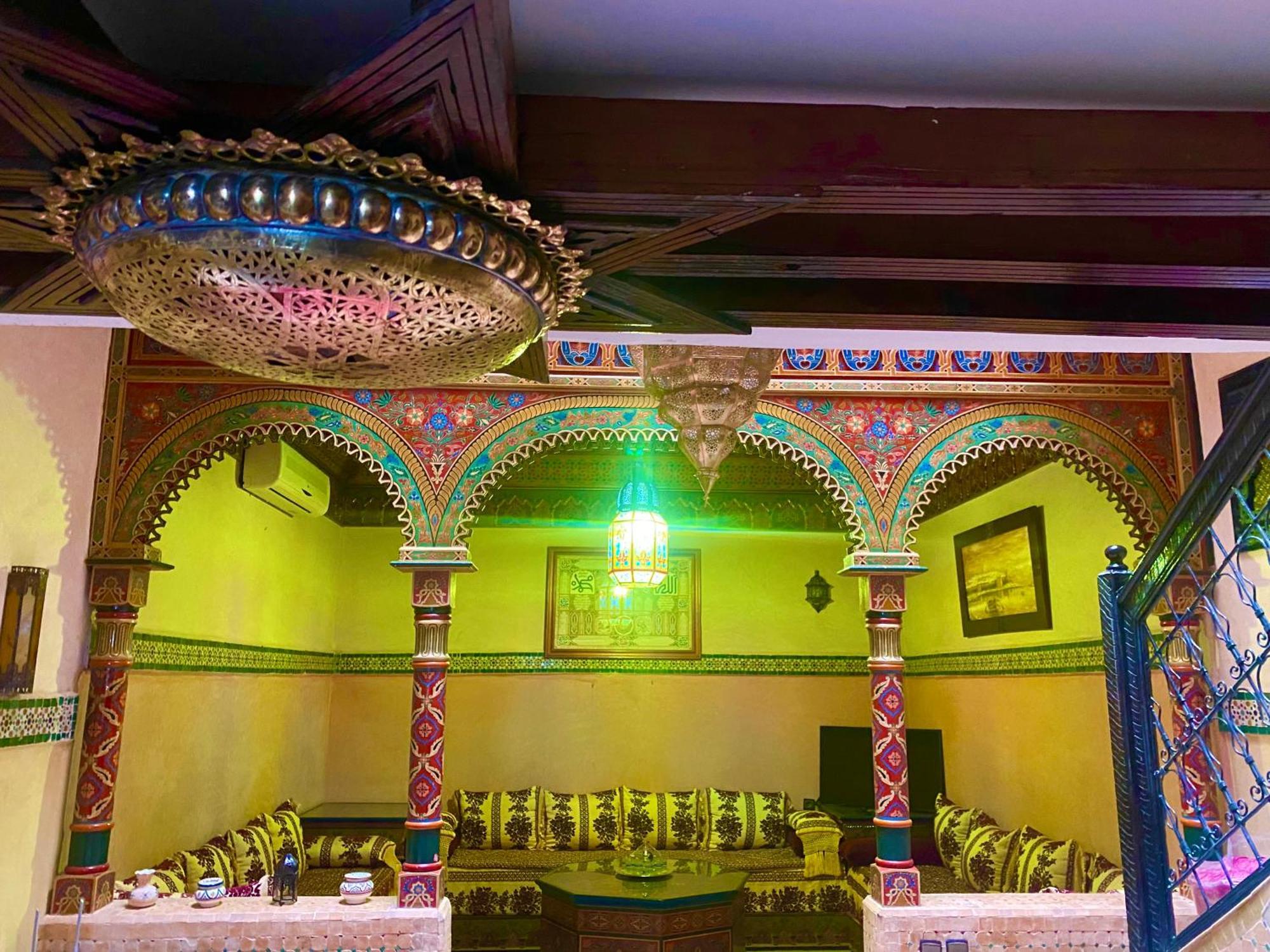 Riad Nezha Avec Jacuzzi Et 3 Piscines Au Coeur De มาร์ราเกช ภายนอก รูปภาพ